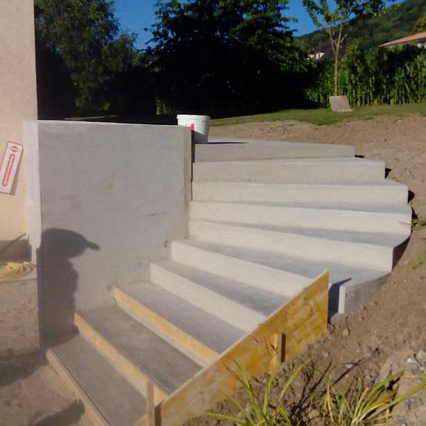 Escalier maçonné extérieur